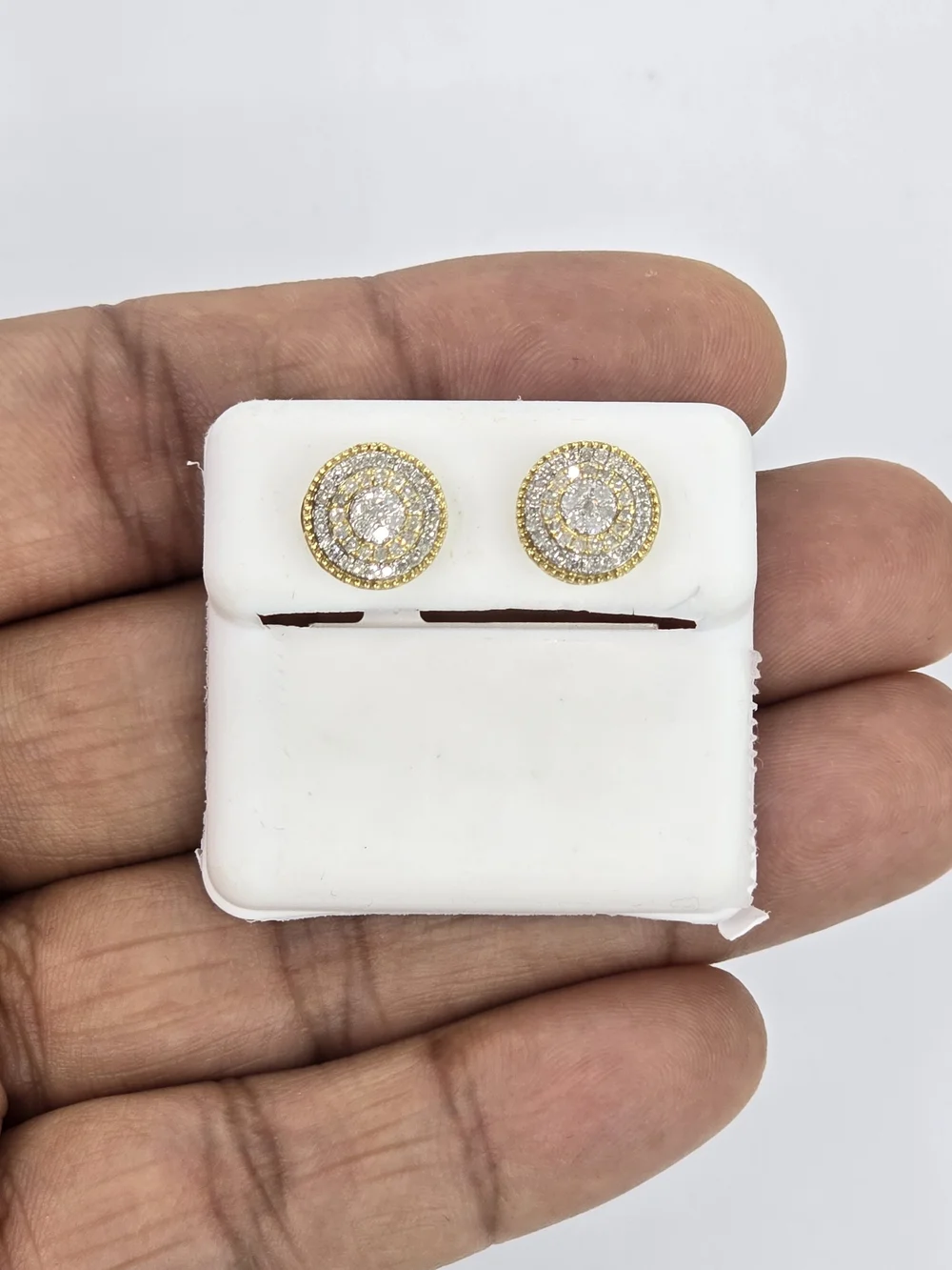 Real Diamond 10k Gold Round Stud Earring